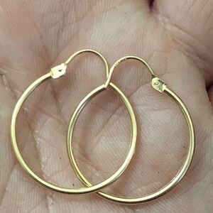 10k 23mm Elegant Gold Hoop Earrings